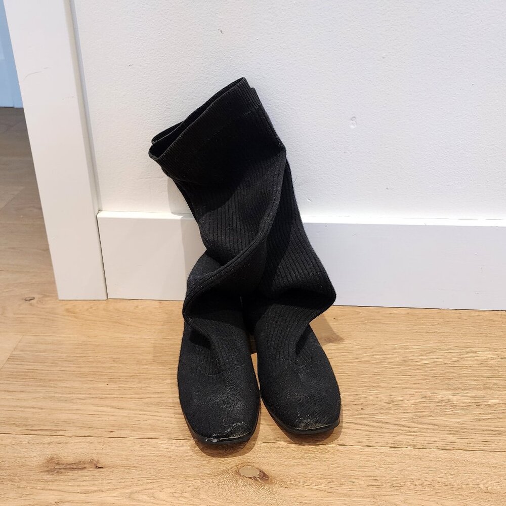 Vivaia Black Boots
